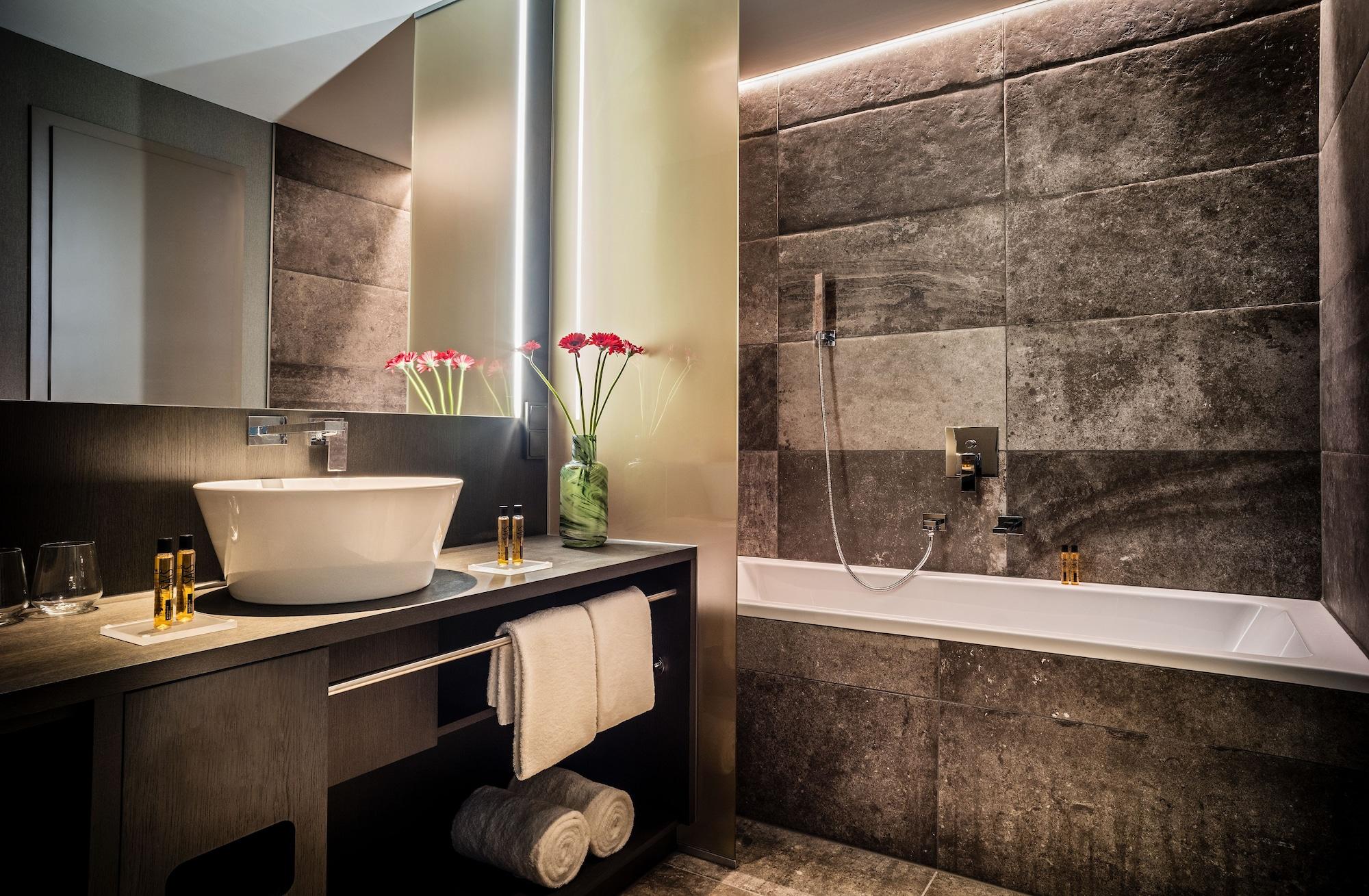 Saks Urban Design Hotel Frankfurt フランクフルト エクステリア 写真